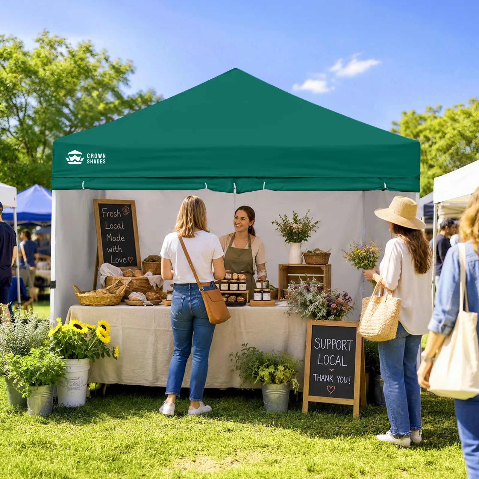 Crown Pro-Duty Carpa 10' x 10' | Suite Empresarial con Pared Completa