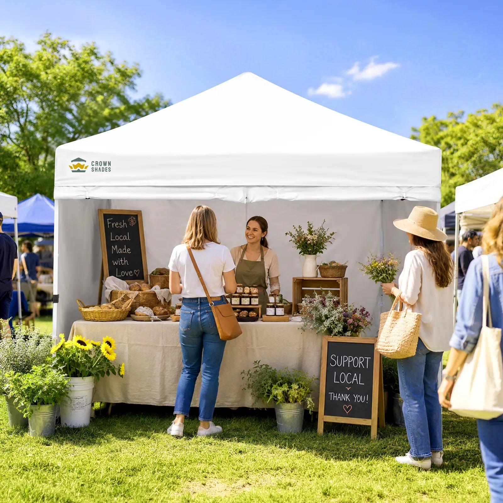 Crown Pro-Duty Carpa 10' x 10' | Suite Empresarial con Pared Completa